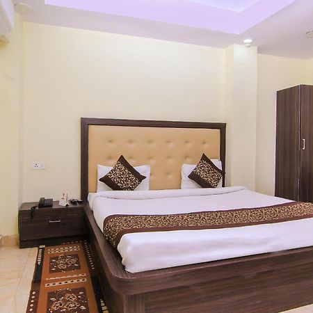 Oyo Flagship Hotel Cz Near Phoenix United Lucknow Dış mekan fotoğraf