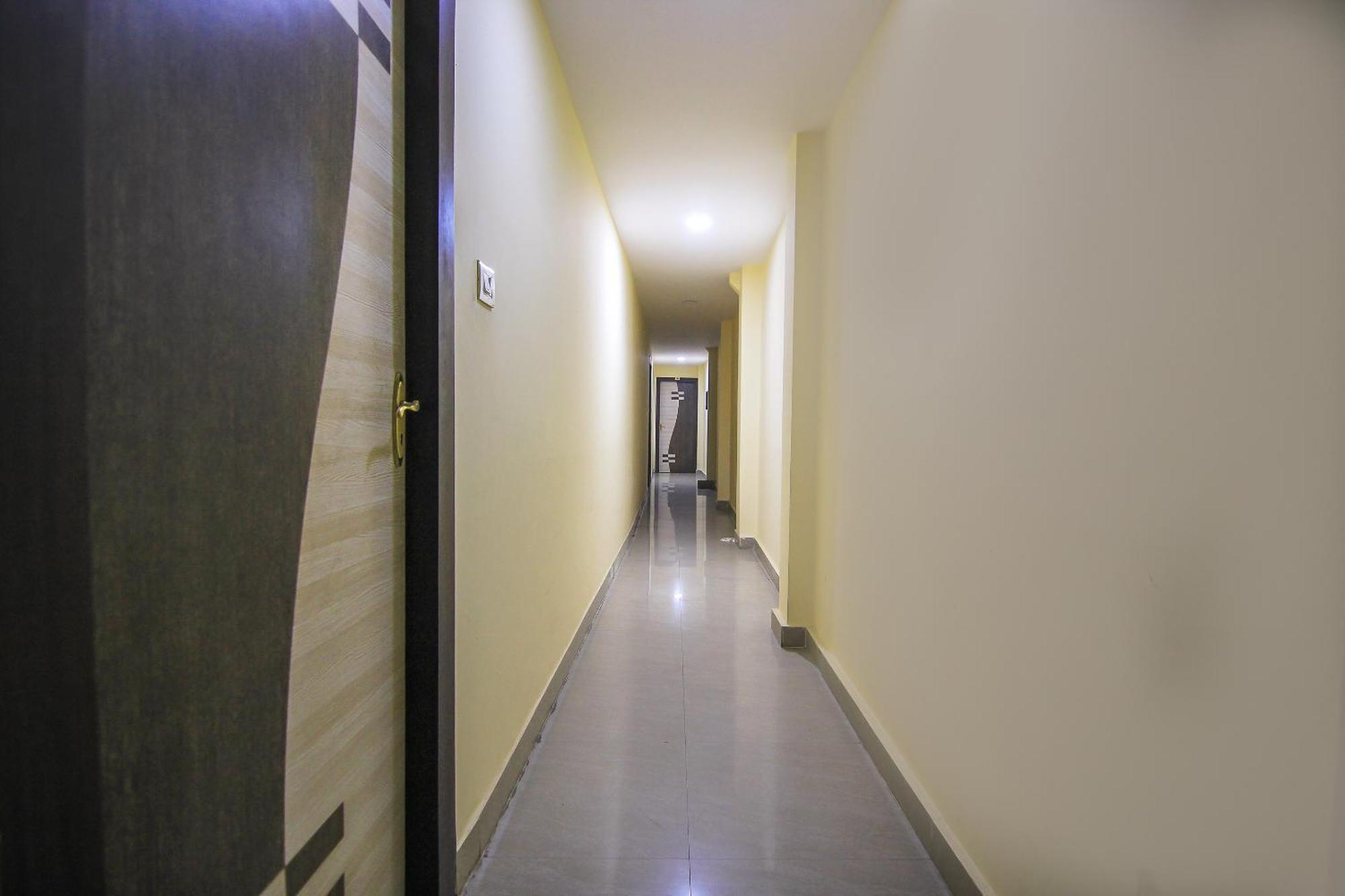 Oyo Flagship Hotel Cz Near Phoenix United Lucknow Dış mekan fotoğraf